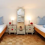 Bed & Breakfast Karner 3*