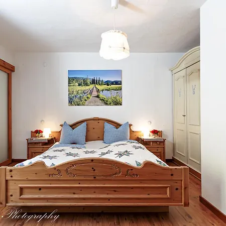 Karner Bed & Breakfast Mittenwald